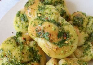 Best garlic knots from scratch